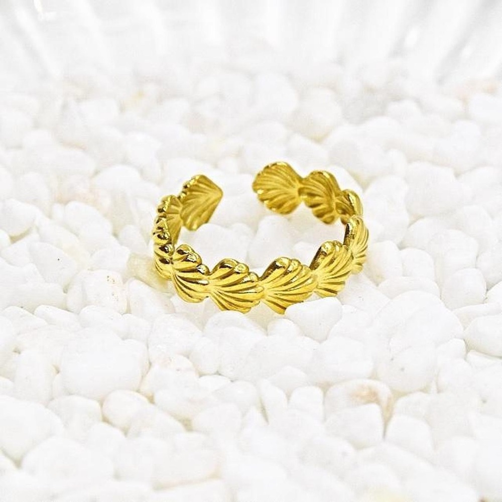 Gold Seashell Ring - Picture 6 of 7